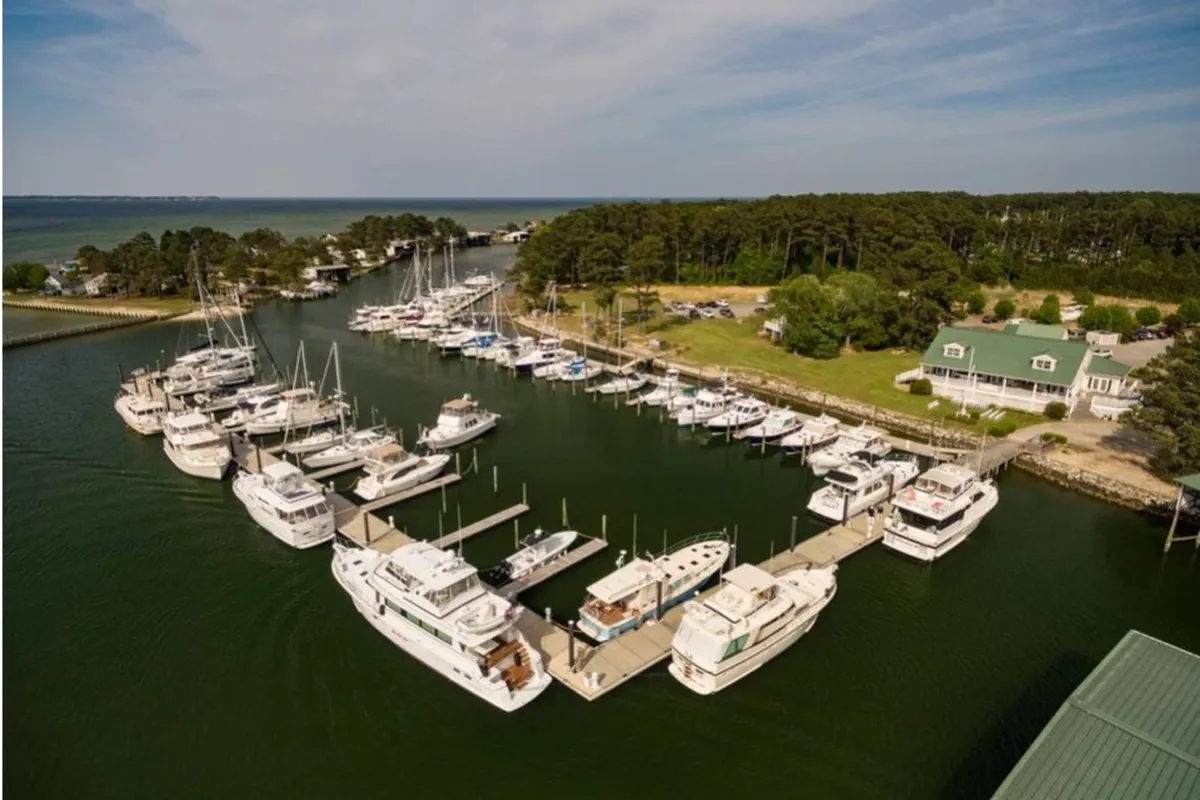 Regatta Point Yachting Center, marina in Stingray Point, United States