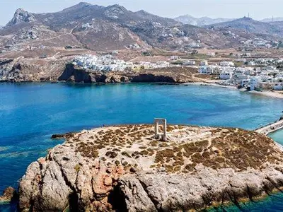 Tsigkoúri Bay in Schinoussa, Greece — photo 2