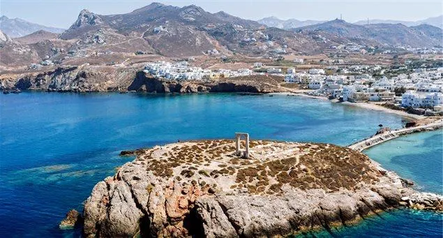 Tsigkoúri Bay in Schinoussa, Greece — photo 2