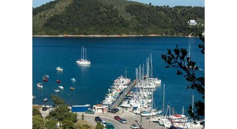 Ormos Katavathra, marina in Δήμος Σκιάθου, Greece — photo 3