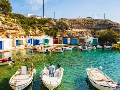 Adamantas Port, Milos, harbour in Adamantas, Greece — photo 3