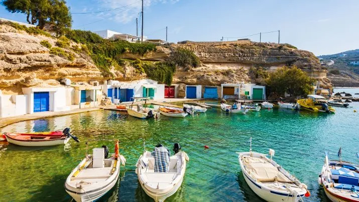 Adamantas Port, Milos, harbour in Adamantas, Greece — photo 3