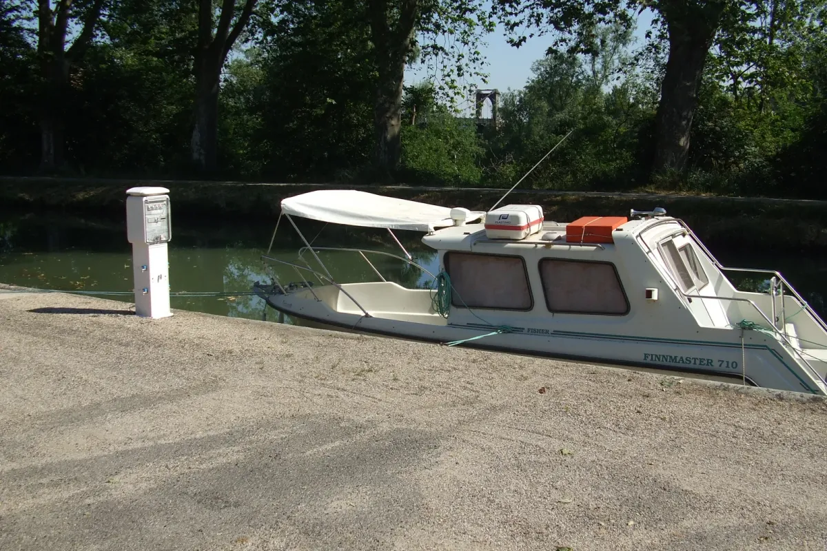 Halte nautique du Mas-d'Agenais, marina in Le Mas-d'Agenais, France