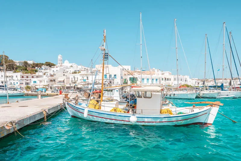 Adamantas Port, Milos, harbour in Adamantas, Greece — photo 4