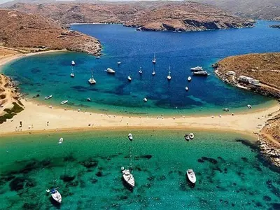 Kolona Bay in Μέριχας, Greece — photo 2