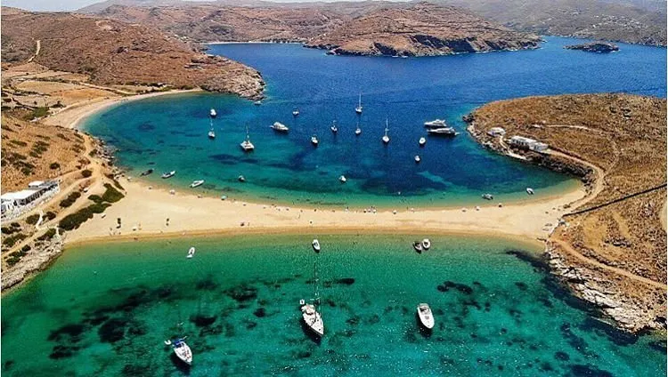 Kolona Bay in Μέριχας, Greece — photo 2