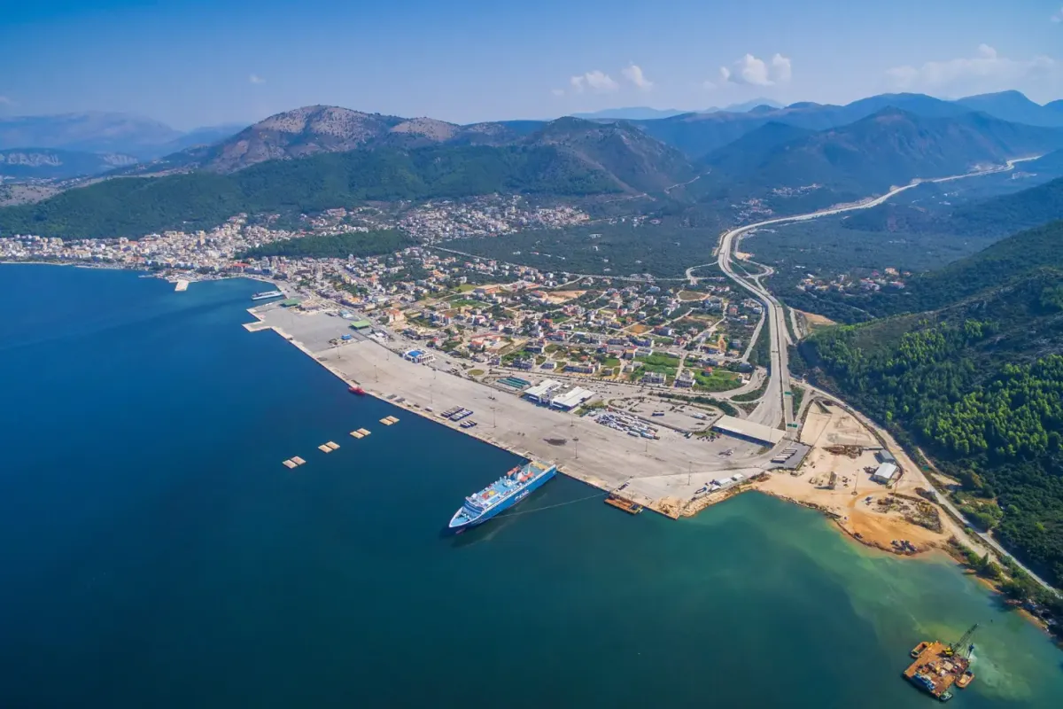 Small Port Igoumenitsas, marina in Πλατάνια, Greece