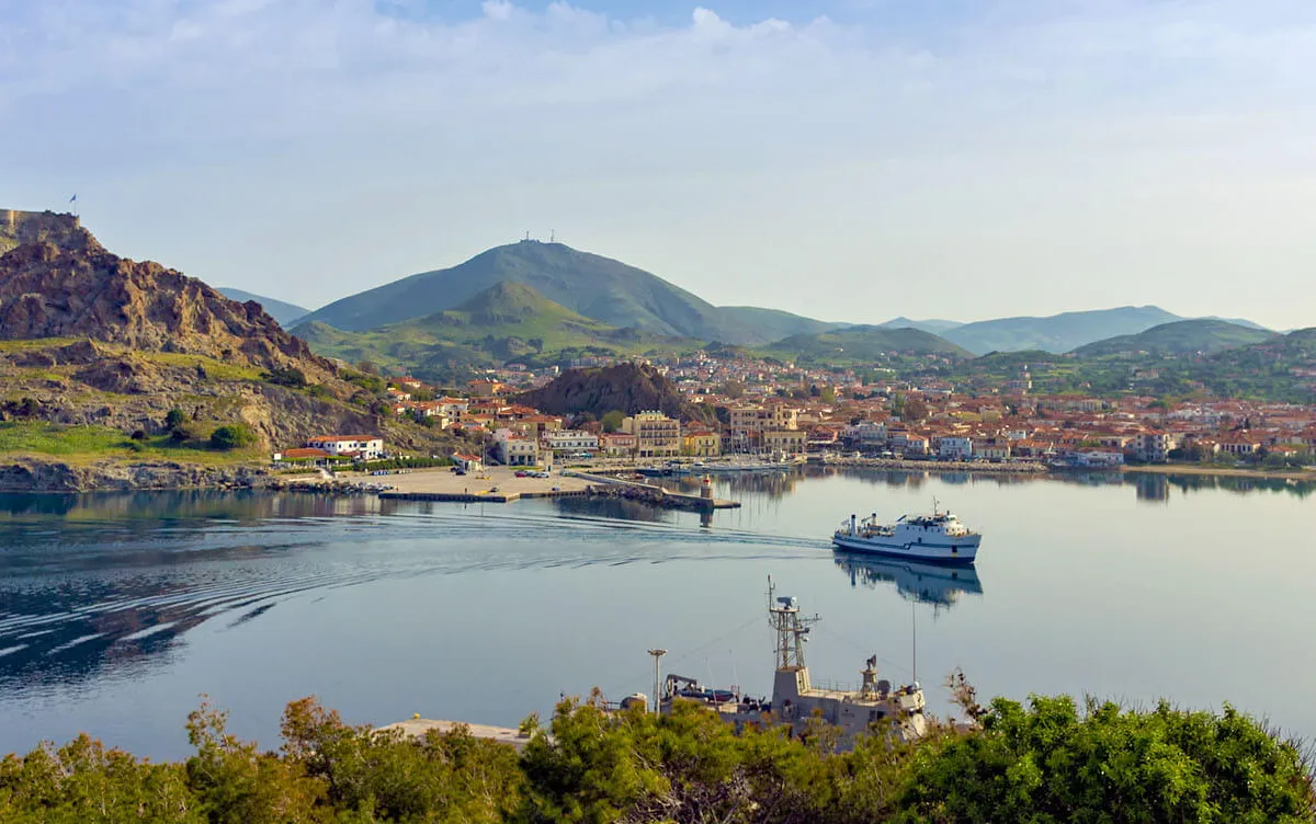 Alievtiko katafygio "Toyrkikou gialoy" Marina in Myrina, Greece — photo 5