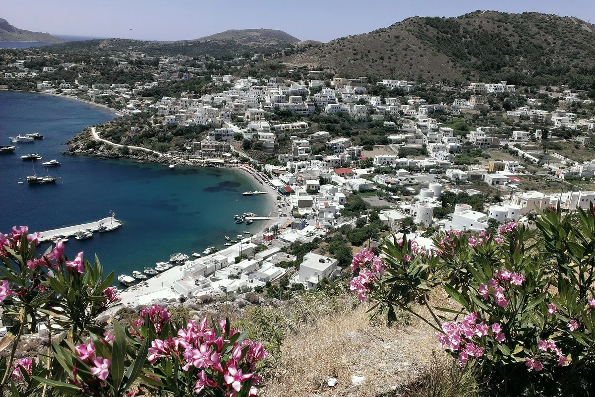 Vromolithos Bay in Agia Marina, Greece — photo 4
