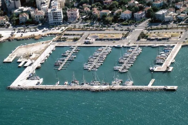 Fishing port, marina in Plomari, Greece — photo 2