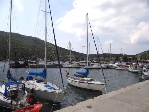 Small Port, marina in Sithonia Municipal Unit, Greece — photo 4