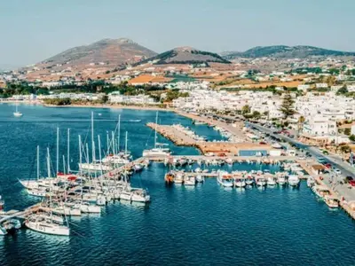 Paroikia Marina, Paros, marina in Parikia, Greece — photo 2