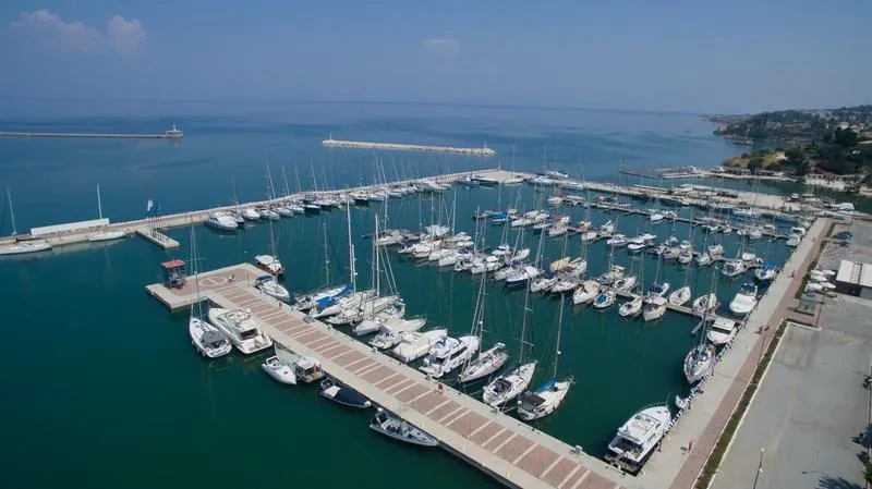 Passenger Port, marina in Mytilene, Greece — photo 4