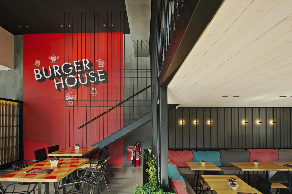 Goody's Burger House - Photo 2