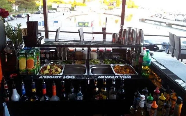 Yachting Bar - Photo 2