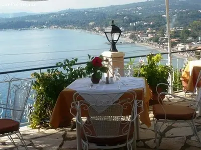 Le Grand Balkon Taverna - Photo 1