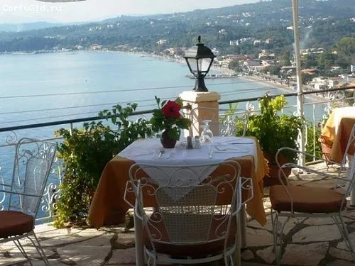 Le Grand Balkon Taverna - Photo 1