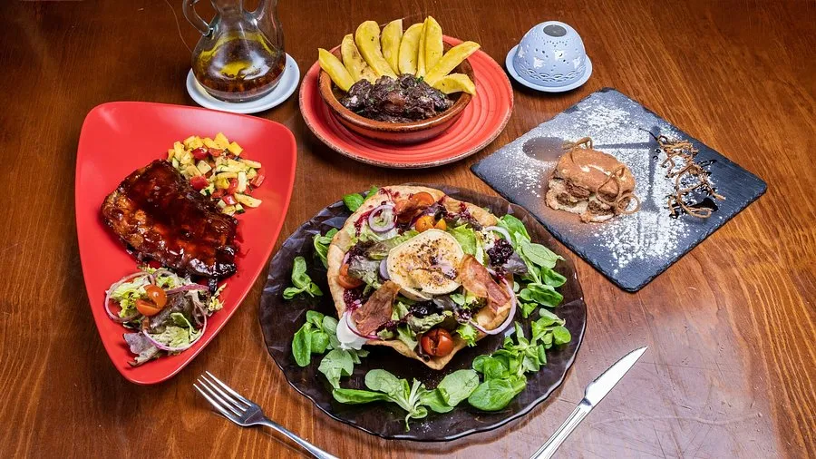Qué Rico - Photo 1