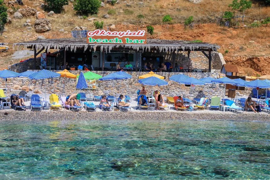 Akroyiali beach bar - Photo 2
