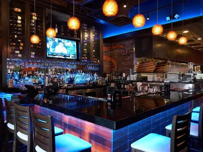 17th Street Thai Sushi - Photo 2