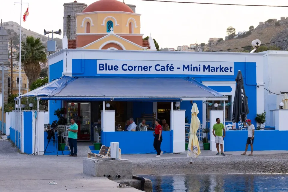 Blue Corner Cafe - Photo 2