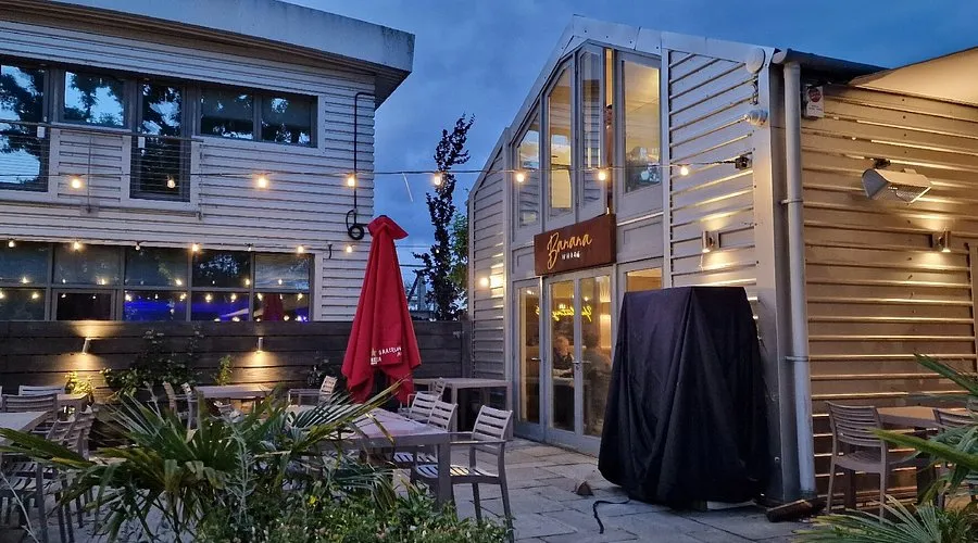 Banana Wharf - Photo 2