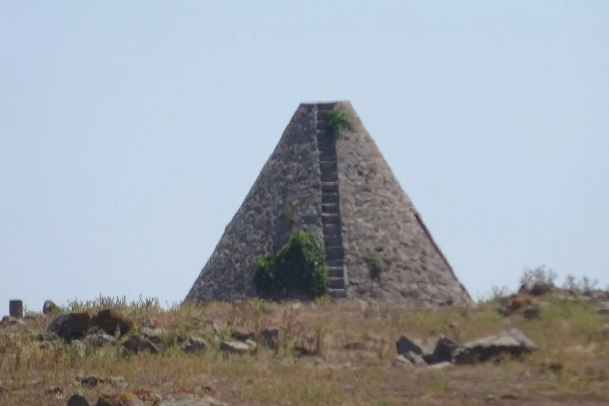 Cossack Cenotaph of Lemnos-Pyramid - Photo 2
