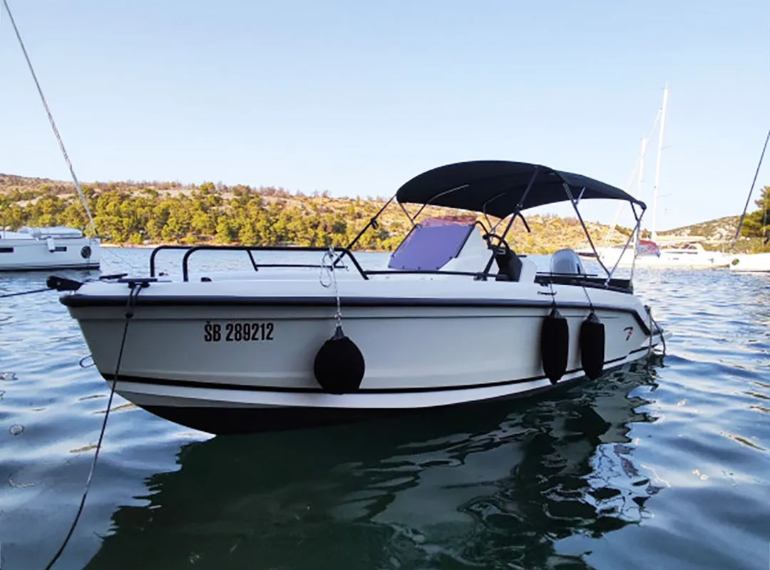 Adria Speed Boot - Charter - Photo 2