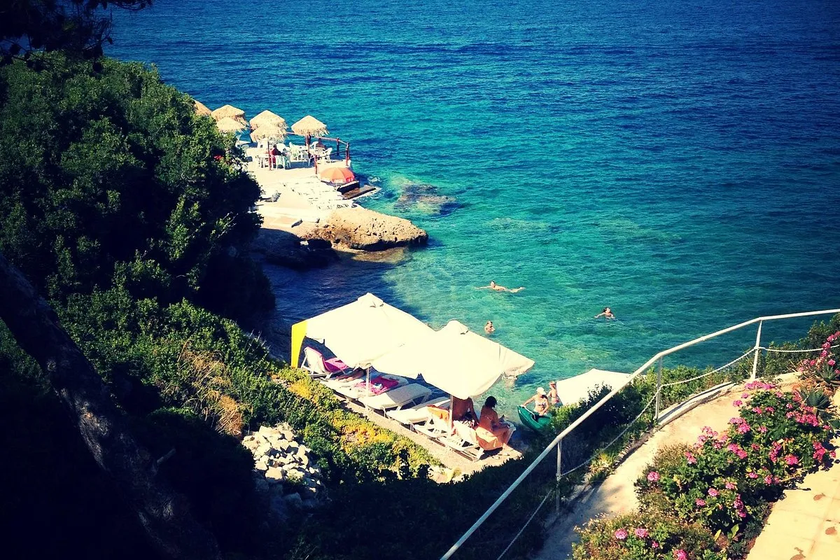 Rosy's Little Village - Photo 2