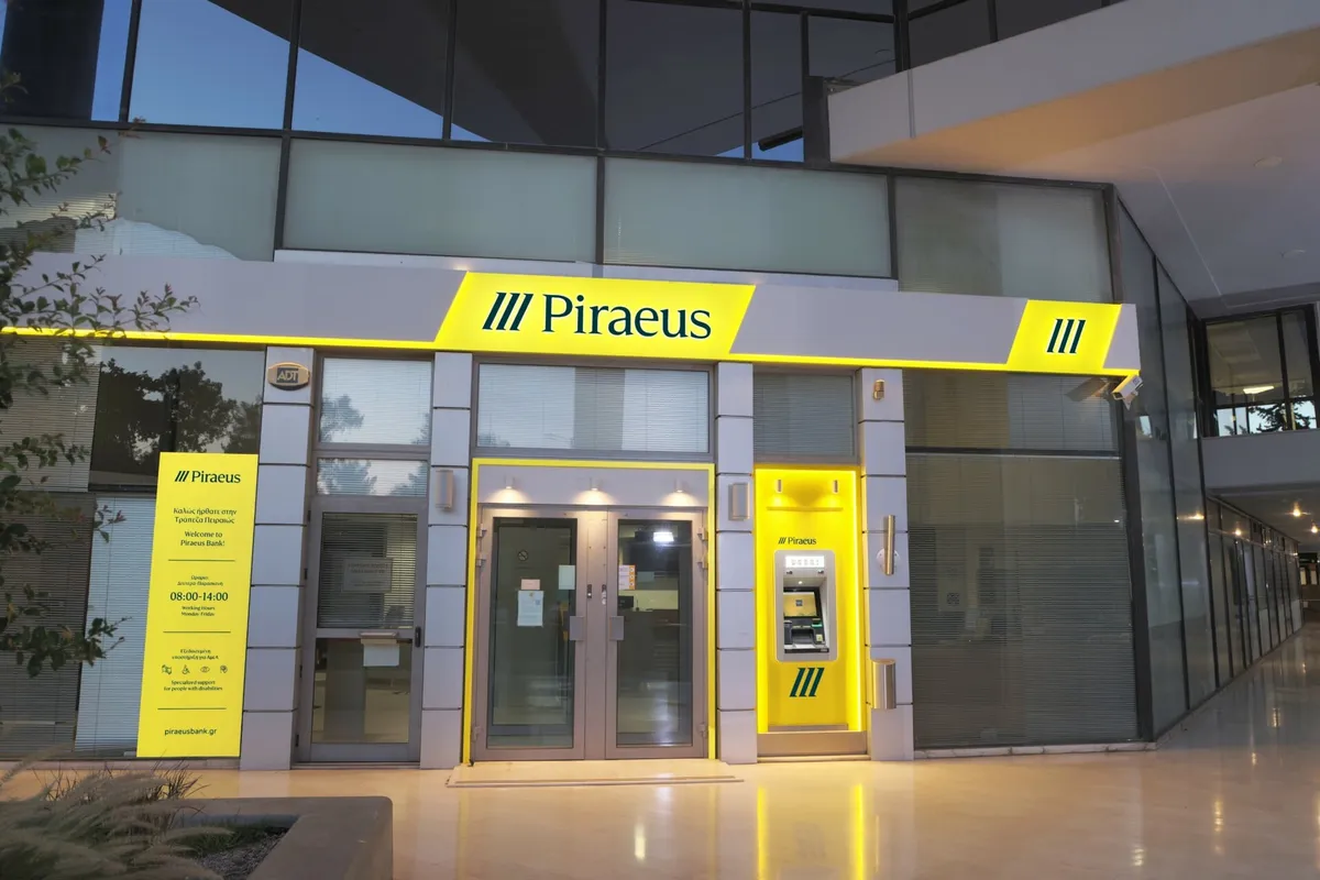 Piraeus Bank - Photo 1