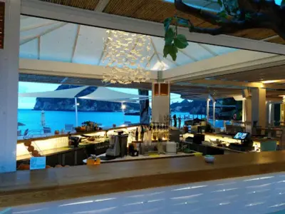 Beach Bar - Photo 2