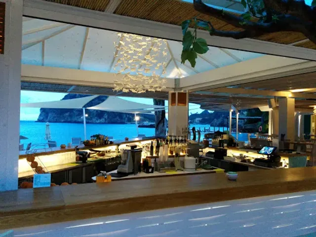 Beach Bar - Photo 2