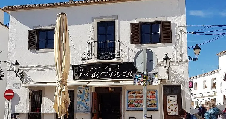 El Bar - Photo 1