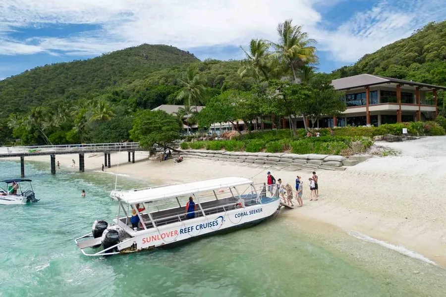 Sun Lover Glass Bottom Boat Tour - Main photo