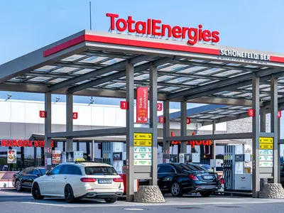 Total - Photo 1