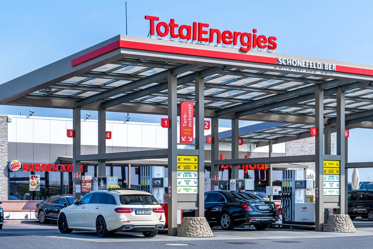 Total - Photo 1