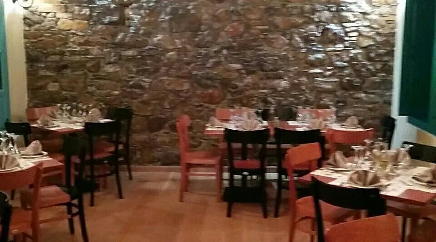 Manolis Tastes - Photo 1