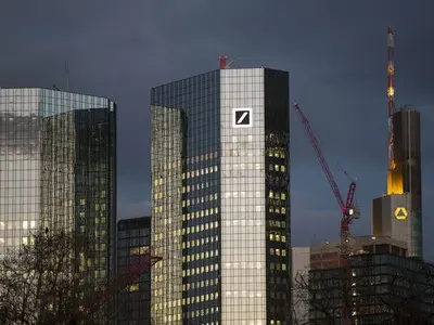 Deutsche Bank - Photo 4