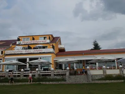 Strandhotel & Strandrestaurant Mirow - Photo 2