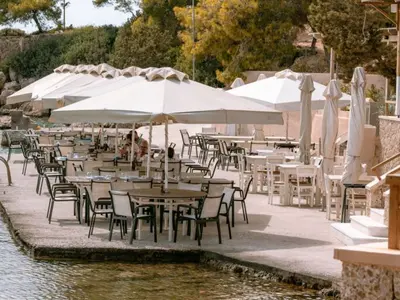 Grandma's Taverna - Photo 2