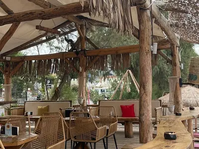 Calma beach bar - Photo 1