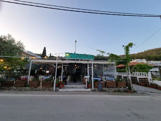 Taverna O Petros - Photo 3