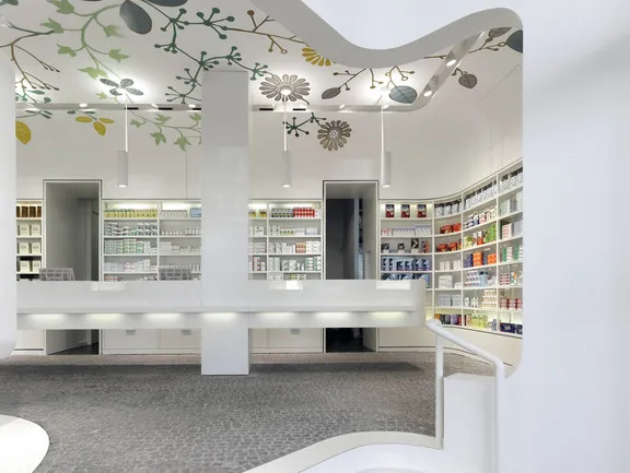 Lindenapotheke - Photo 1