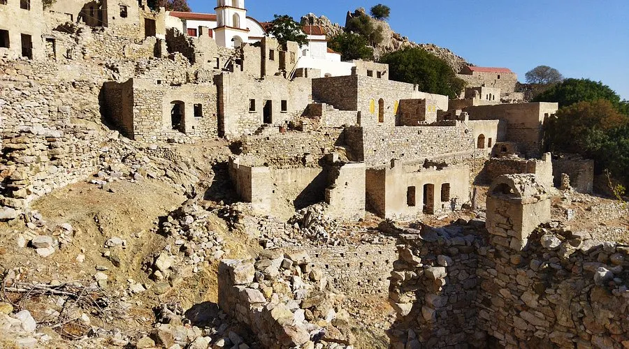 Little Village - Photo 3