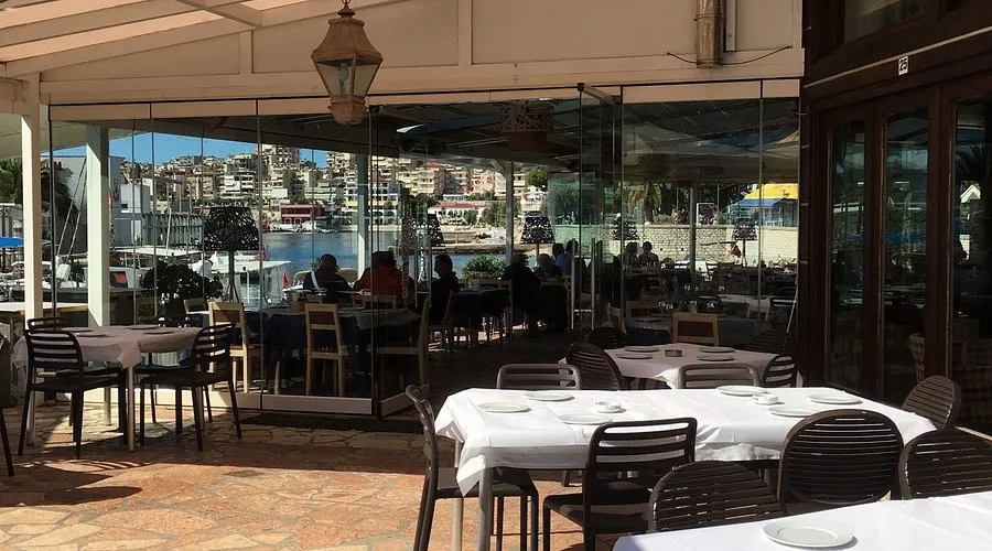 Harbor Café - Photo 2