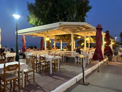 Thermaikos Cafe - Photo 3