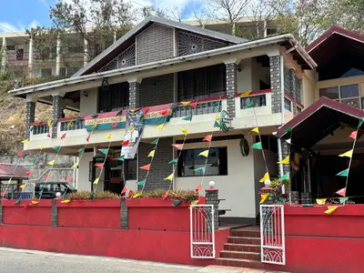 Tropicana Inn Restaurant & Bar - Photo 2