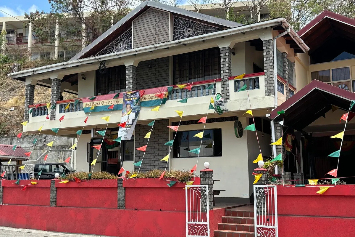 Tropicana Inn Restaurant & Bar - Photo 2