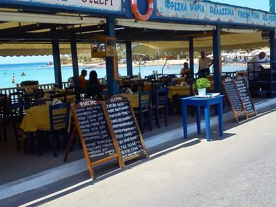 Flisvos Taverna - Photo 2