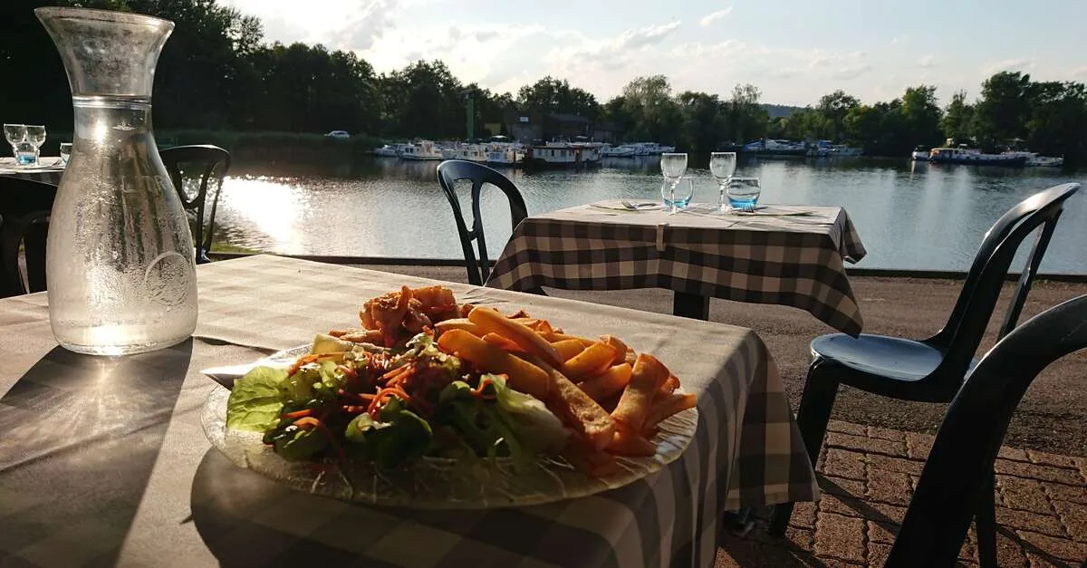 Restaurant Les Deux Ports - Photo 1